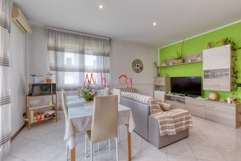 DUE CARRARE (RIF: A0106-R): Nel cuore di Due Carrare, in una zona tranquilla e ben servita, propo...