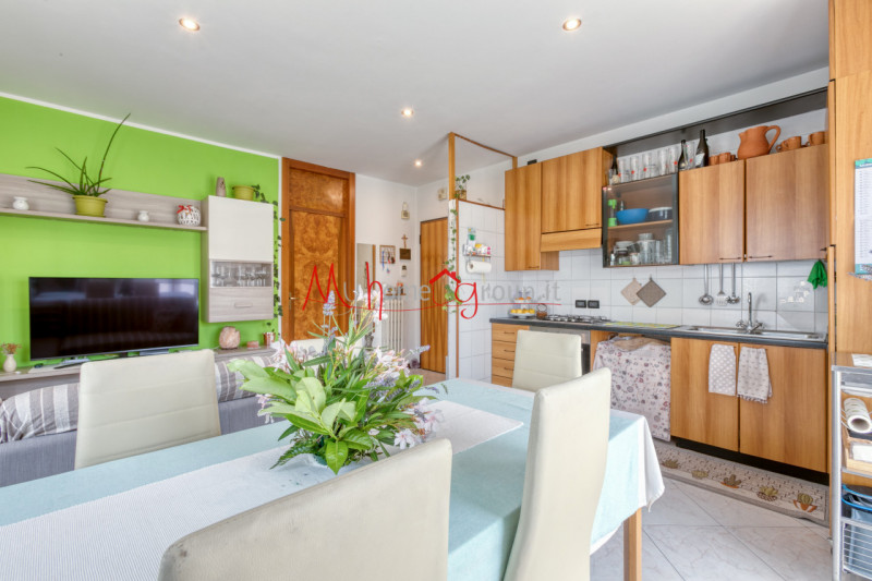 DUE CARRARE (RIF: A0106-R): Nel cuore di Due Carrare, in una zona tranquilla e ben servita, propo...