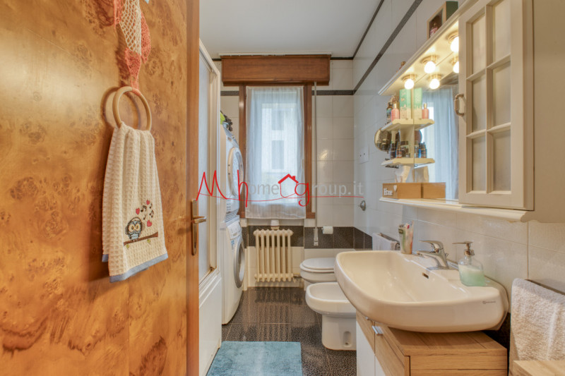 DUE CARRARE (RIF: A0106-R): Nel cuore di Due Carrare, in una zona tranquilla e ben servita, propo...
