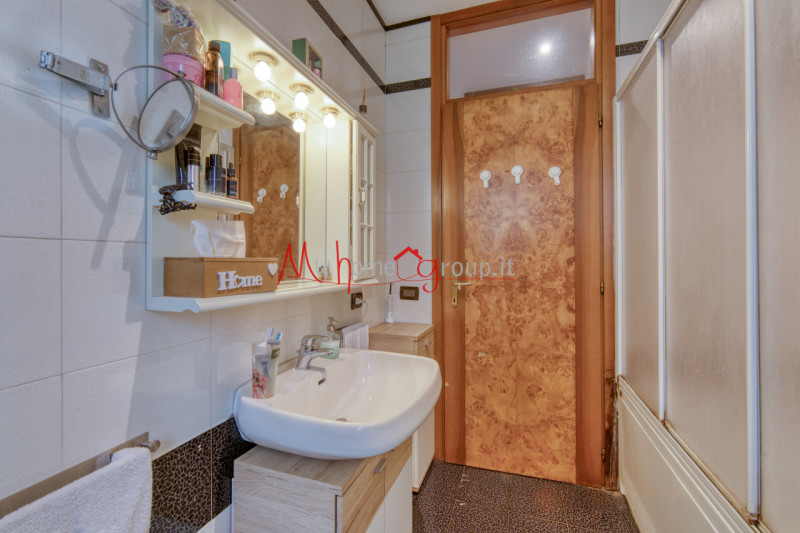 DUE CARRARE (RIF: A0106-R): Nel cuore di Due Carrare, in una zona tranquilla e ben servita, propo...