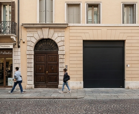 Nel cuore del centro storico, proponiamo una prestigiosa palazzina completamente ristrutturata co...