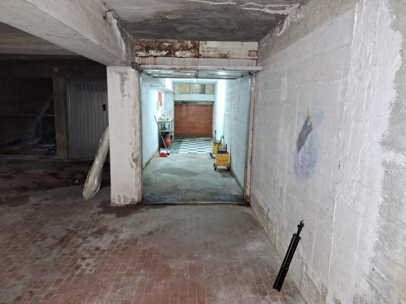 Garage in Vendita