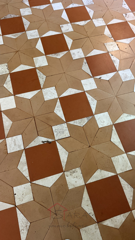 Scopri questa incantevole casa singola terratetto situata nel cuore di Fiumicino, una delle local...