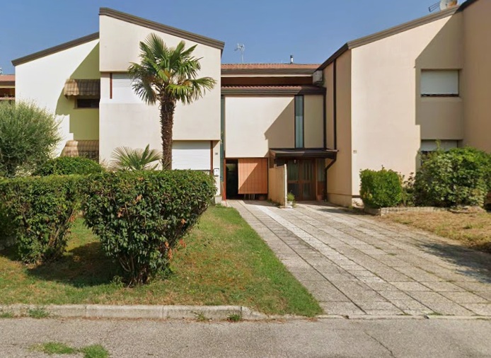 A.A. PN1

Nel cuore residenziale di Cordenons, proponiamo in vendita una porzione centrale di cas...