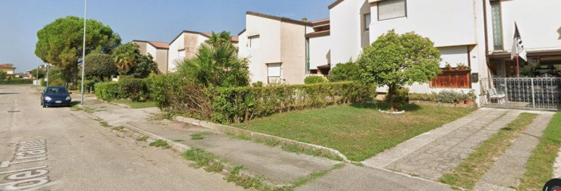 A.A. PN1

Nel cuore residenziale di Cordenons, proponiamo in vendita una porzione centrale di cas...