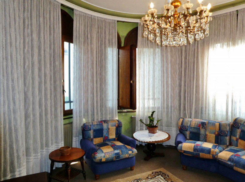 VILLINO SINGOLO DA RISTRUTTURARE IN POSIZIONE SEMICOLLINARE CON GIARDINO E VISTA PANORAMICA – Rif...