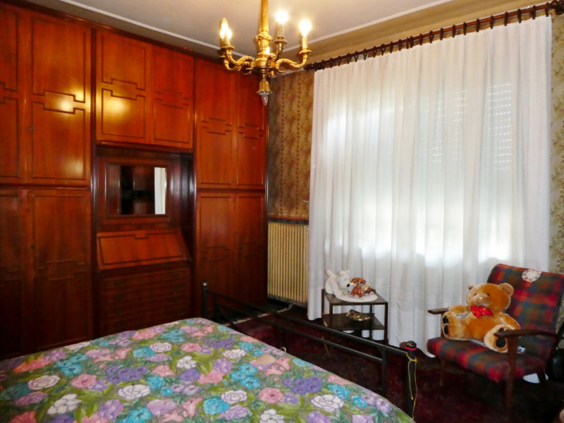 VILLINO SINGOLO DA RISTRUTTURARE IN POSIZIONE SEMICOLLINARE CON GIARDINO E VISTA PANORAMICA – Rif...