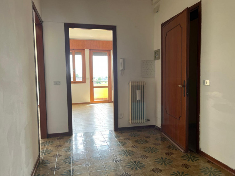 In ottima posizione nel cuore di Veggiano, proponiamo in vendita un esclusivo appartamento pental...