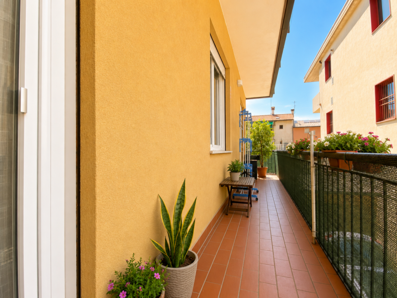 Nel cuore del quartiere di San Bortolo, una delle zone più richieste e apprezzate di Vicenza per ...