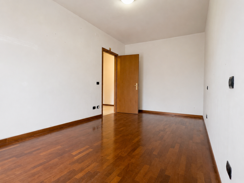 In tranquillo quartiere residenziale di Tencarola, proponiamo appartamento trilocale al piano ria...