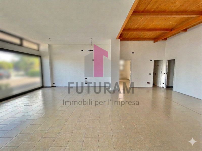 GRUMOLO DELLE ABBADESSE  - 51FIL - PER INFO  0444/310220

Si propone in AFFITTO  un negozio di 13...
