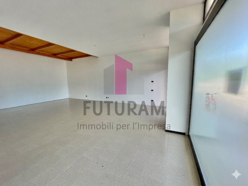 GRUMOLO DELLE ABBADESSE  - 51FIL - PER INFO  0444/310220

Si propone in AFFITTO  un negozio di 13...