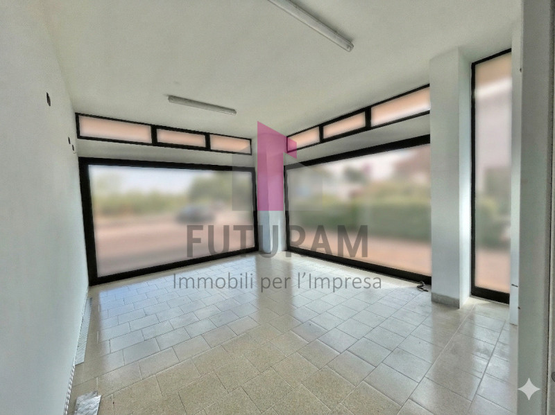 GRUMOLO DELLE ABBADESSE  - 51FIL - PER INFO  0444/310220

Si propone in AFFITTO  un negozio di 13...