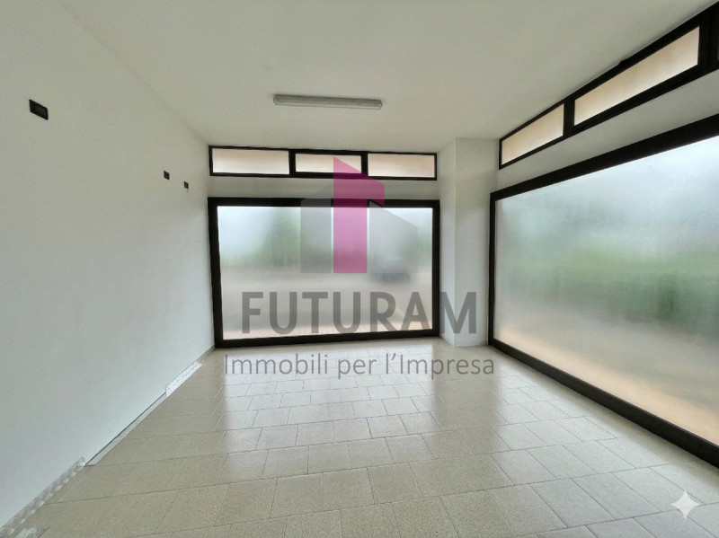 GRUMOLO DELLE ABBADESSE  - 51FIL - PER INFO  0444/310220

Si propone in AFFITTO  un negozio di 13...