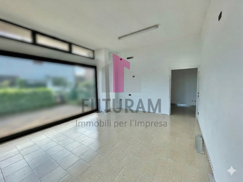 GRUMOLO DELLE ABBADESSE  - 51FIL - PER INFO  0444/310220

Si propone in AFFITTO  un negozio di 13...