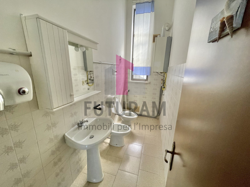 GRUMOLO DELLE ABBADESSE  - 51FIL - PER INFO  0444/310220

Si propone in AFFITTO  un negozio di 13...