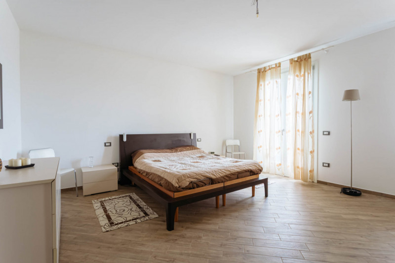 In una delle zone più tranquille e ricercate di Terrassa Padovana, proponiamo in vendita un'elega...