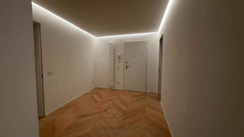 Sara Immobiliare propone in vendita un raffinato appartamento di 173 mq situato nel centro storic...