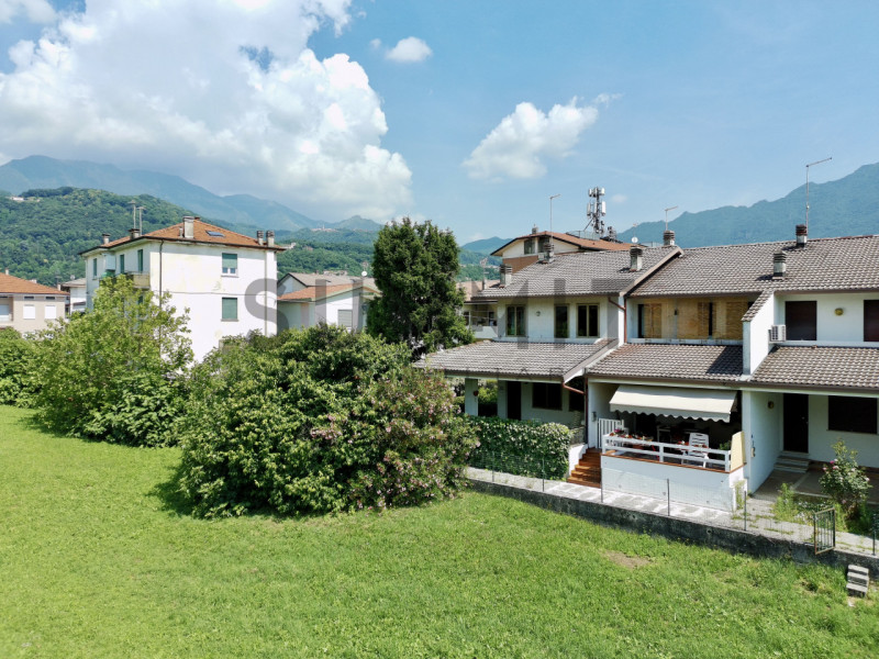 SCHIO – SS TRINITA’: interessante CASA A SCHIERA DI TESTA  completamente autonoma. Grande terrazz...