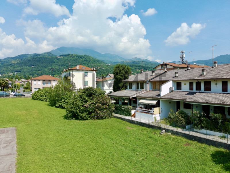 SCHIO – SS TRINITA’: interessante CASA A SCHIERA DI TESTA  completamente autonoma. Grande terrazz...