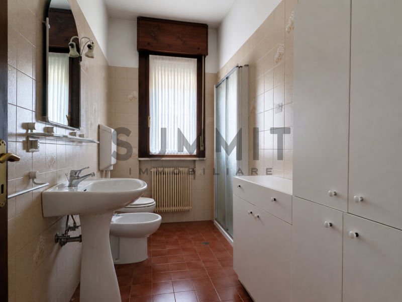 SCHIO – SS TRINITA’: interessante CASA A SCHIERA DI TESTA  completamente autonoma. Grande terrazz...
