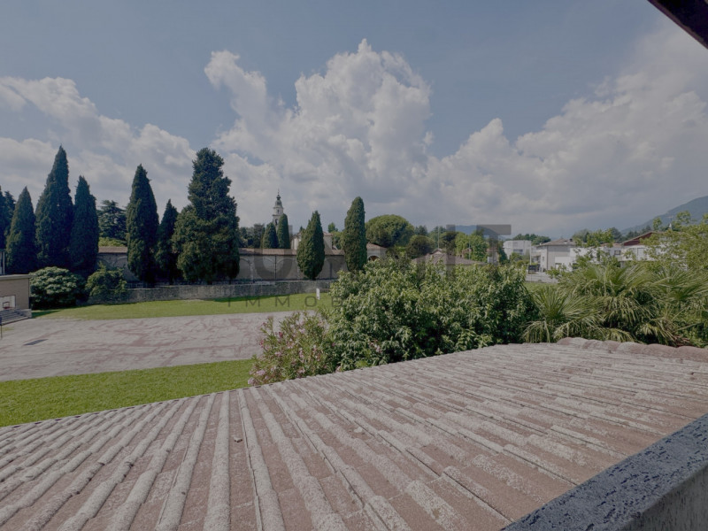 SCHIO – SS TRINITA’: interessante CASA A SCHIERA DI TESTA  completamente autonoma. Grande terrazz...