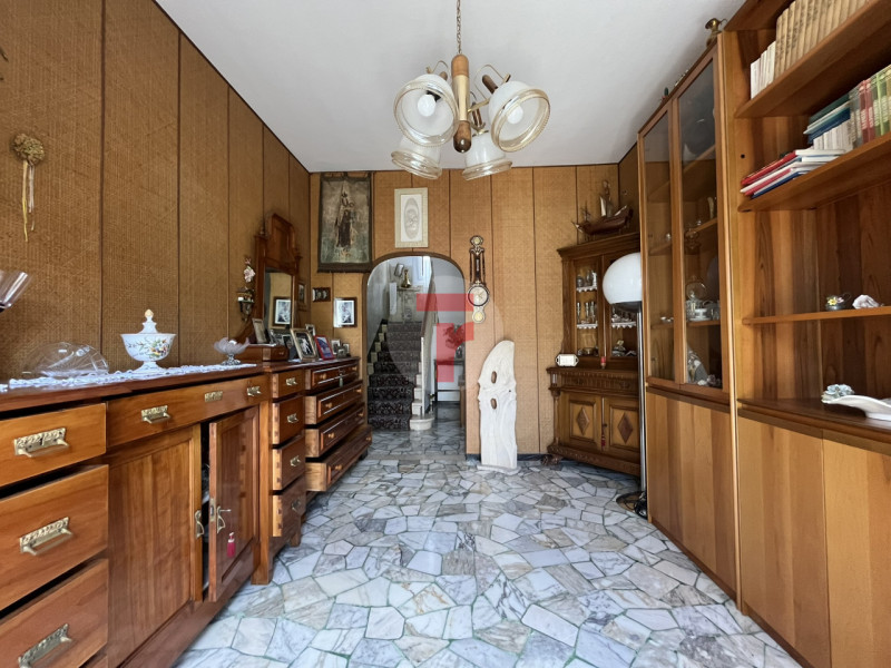 In zona Due palazzi, a Padova, viene proposta in vendita porzione di bifamiliare in verticale sit...