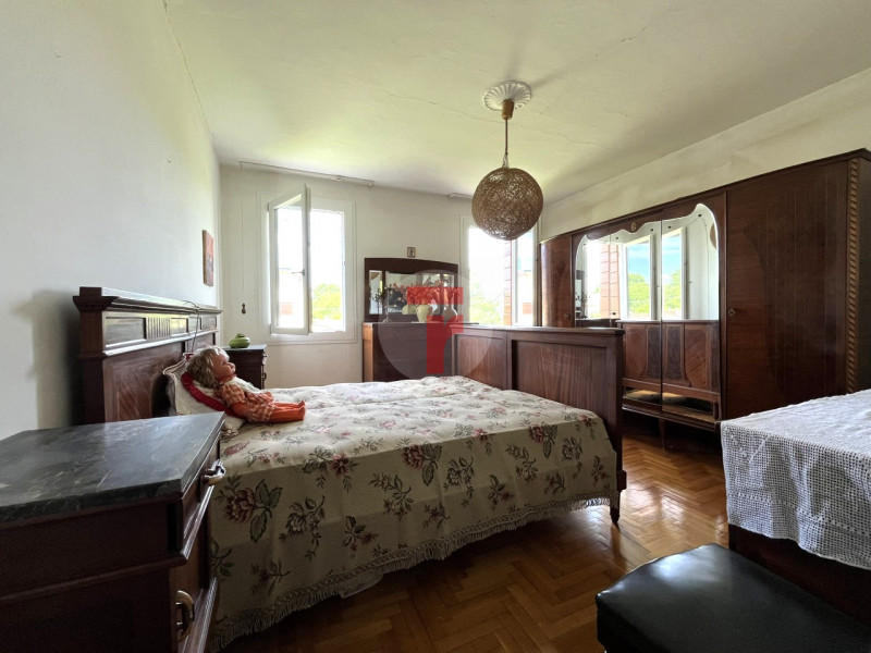 In zona Due palazzi, a Padova, viene proposta in vendita porzione di bifamiliare in verticale sit...