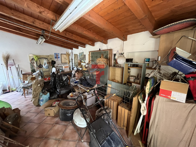 In zona Due palazzi, a Padova, viene proposta in vendita porzione di bifamiliare in verticale sit...