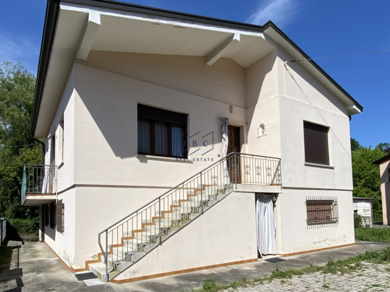 ODERZO - Treviso

Casa singola degli anni ’60 da ristrutturare. Situata in un contesto tranquillo...