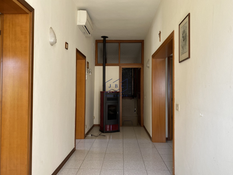 ODERZO - Treviso

Casa singola degli anni ’60 da ristrutturare. Situata in un contesto tranquillo...