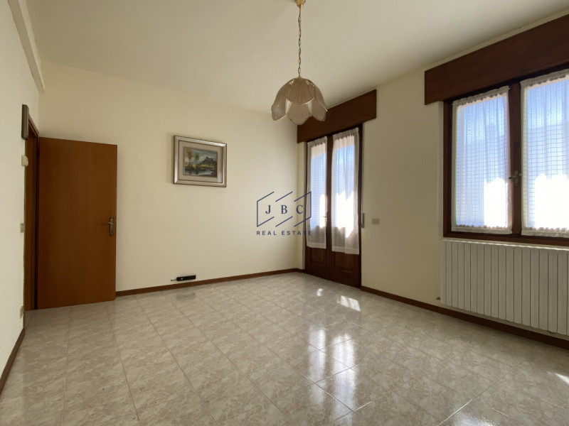ODERZO - Treviso

Casa singola degli anni ’60 da ristrutturare. Situata in un contesto tranquillo...