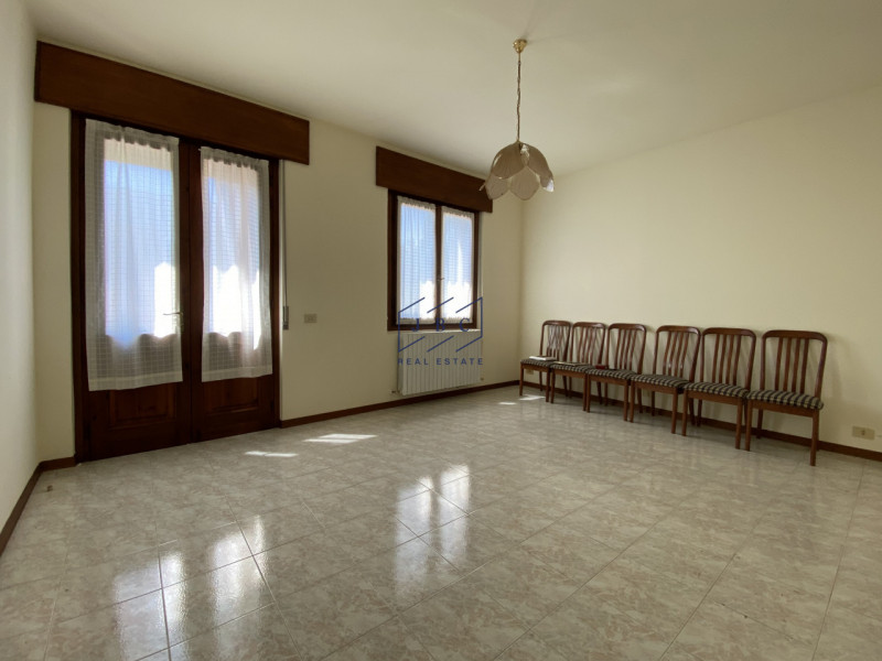 ODERZO - Treviso

Casa singola degli anni ’60 da ristrutturare. Situata in un contesto tranquillo...