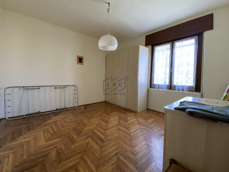 ODERZO - Treviso

Casa singola degli anni ’60 da ristrutturare. Situata in un contesto tranquillo...