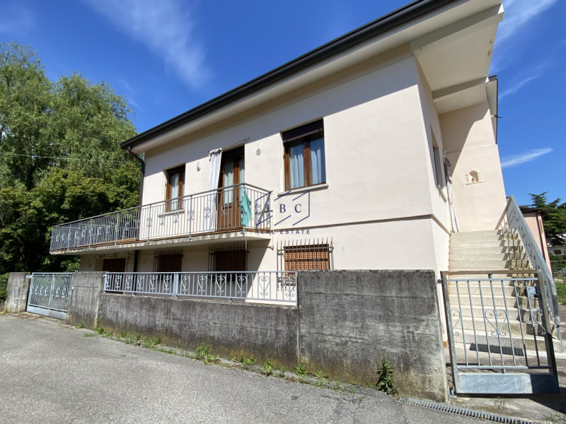 ODERZO - Treviso

Casa singola degli anni ’60 da ristrutturare. Situata in un contesto tranquillo...