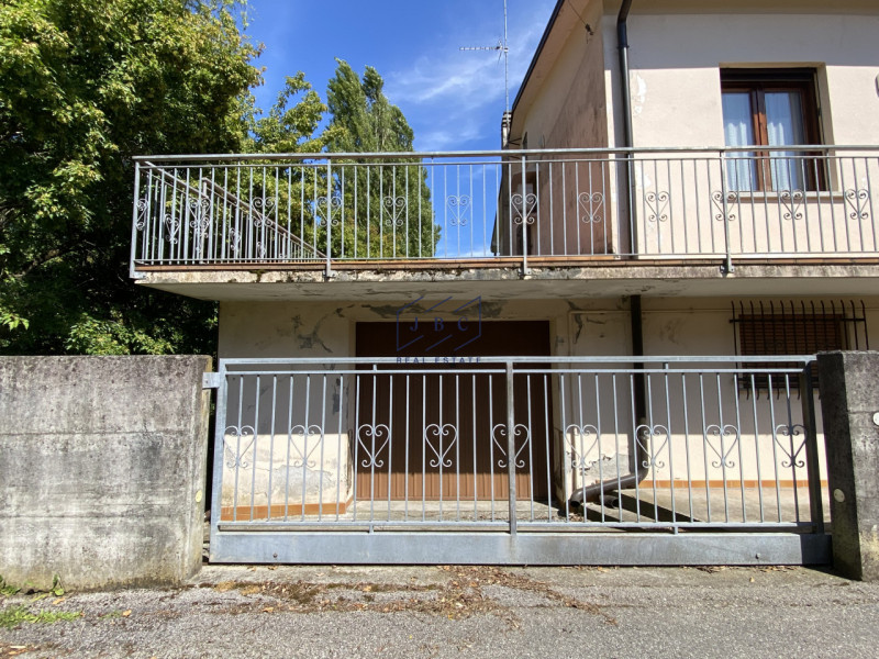 ODERZO - Treviso

Casa singola degli anni ’60 da ristrutturare. Situata in un contesto tranquillo...