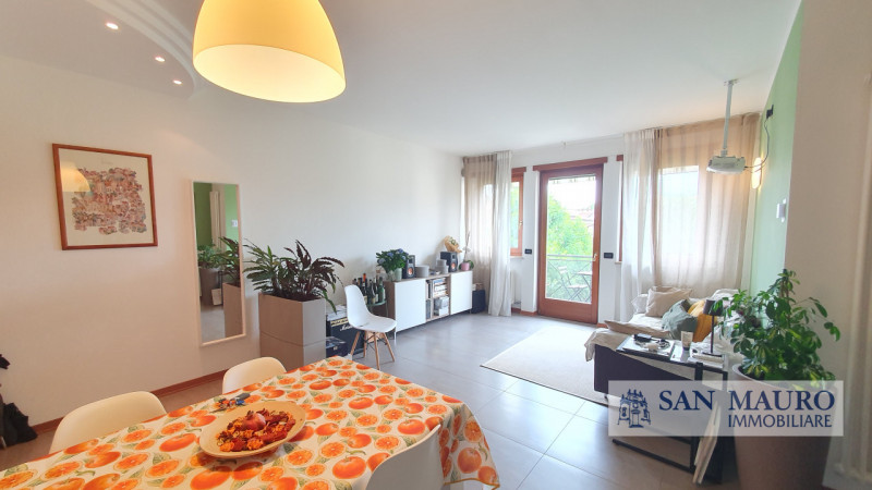 THIENE - Zona prossima al Centro: appartamento bicamere con due terrazzi, posto al secondo ed ult...