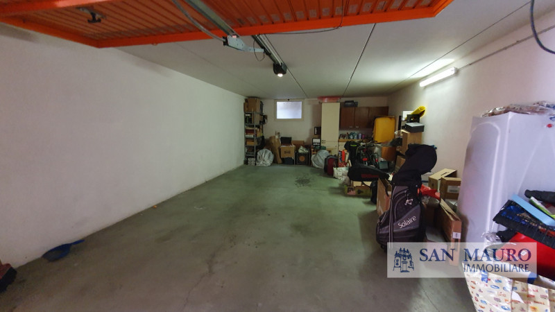 THIENE - Zona prossima al Centro: appartamento bicamere con due terrazzi, posto al secondo ed ult...