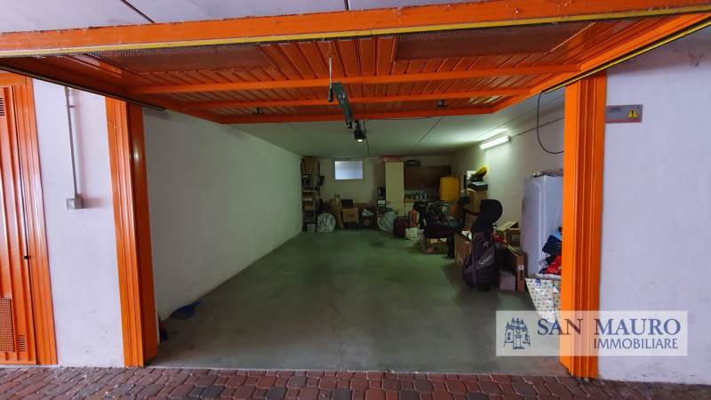 THIENE - Zona prossima al Centro: appartamento bicamere con due terrazzi, posto al secondo ed ult...
