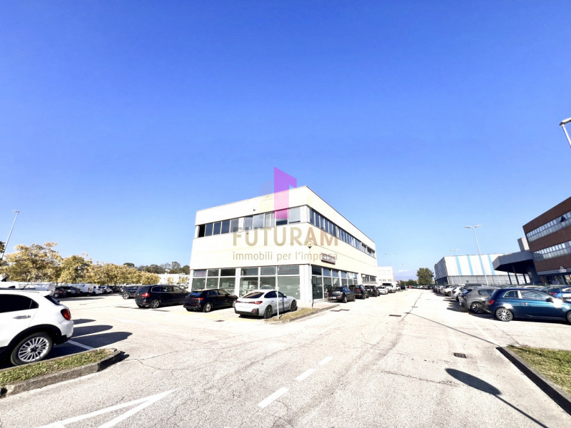 VICENZA EST - RIF.607.2FUTURAM - PER INFO 0444/310220

Ufficio moderno e luminoso in posizione st...