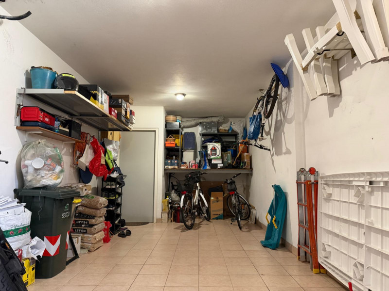 Ad OSPEDALETTO, dalla parte del Comune di Vicenza, nelle vicinanze del capolinea autobus n.05, in...