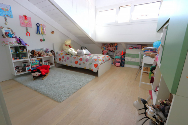 Signorile recente appartamento, particolare nel suo genere, con terrazzo affacciato a sud come un...
