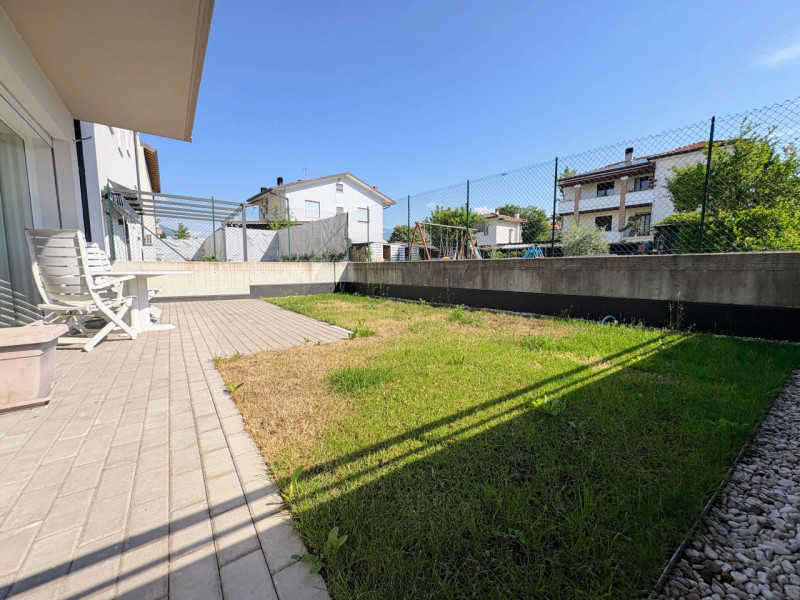 Thiene centro: recente bicamere con giardino € 248.000,00

Trattativa Unica immobiliare, Zanè via...
