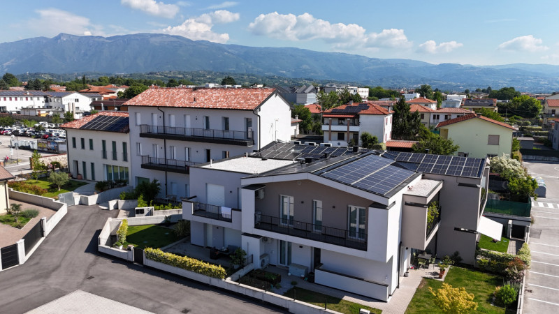 Thiene centro: recente bicamere con giardino € 248.000,00

10.06.2026 OPEN HOUSE DAY dalle 17.30 ...