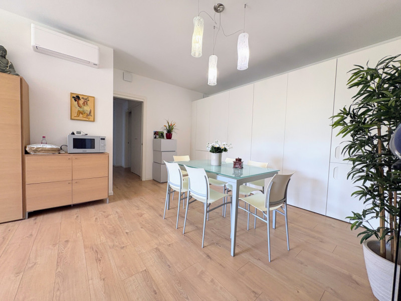 Thiene centro: recente bicamere con giardino € 248.000,00

10.06.2026 OPEN HOUSE DAY dalle 17.30 ...