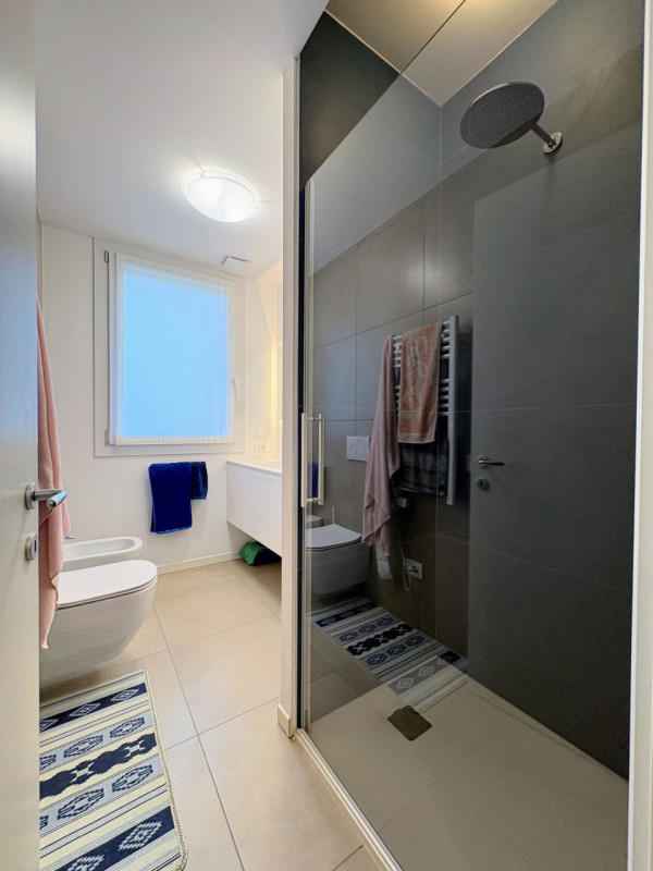 Thiene centro: recente bicamere con giardino € 248.000,00

10.06.2026 OPEN HOUSE DAY dalle 17.30 ...