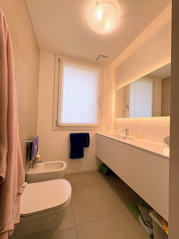 Thiene centro: recente bicamere con giardino € 248.000,00

10.06.2026 OPEN HOUSE DAY dalle 17.30 ...