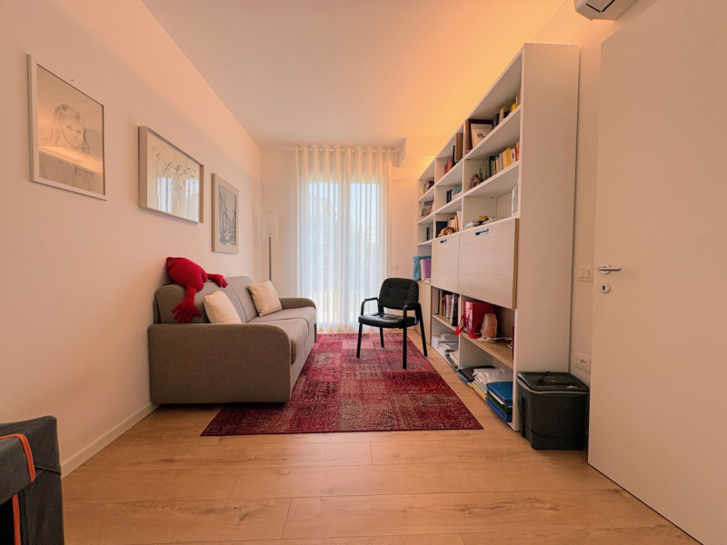 Thiene centro: recente bicamere con giardino € 248.000,00

10.06.2026 OPEN HOUSE DAY dalle 17.30 ...