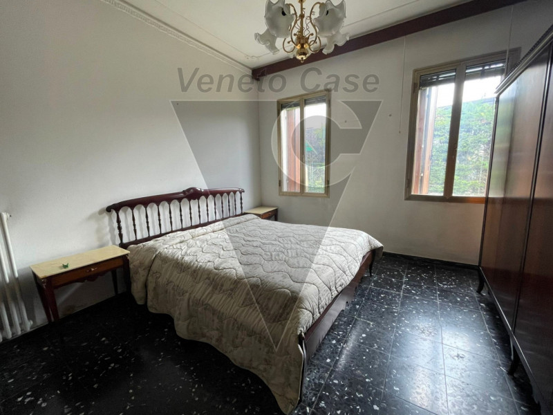 Proponiamo in vendita nel cuore di Villatora, frazione residenziale e tranquilla del comune di Sa...