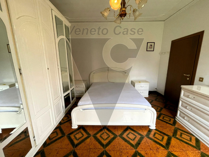 Proponiamo in vendita nel cuore di Villatora, frazione residenziale e tranquilla del comune di Sa...
